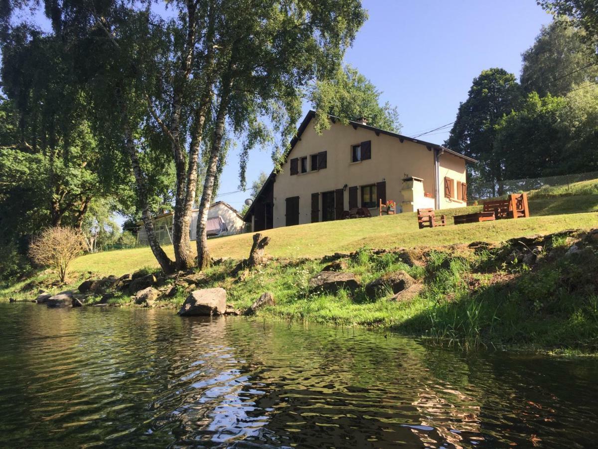 Maison Lac De Pareloup -Les Pieds Dans L'Eau- Arvieu Exterior photo